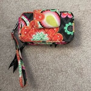 VERA BRADLEY: wristlet